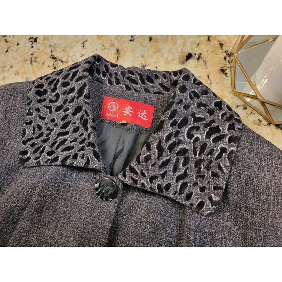 ANDA Cheetah Trim Long Coat - Picture 4 of 8